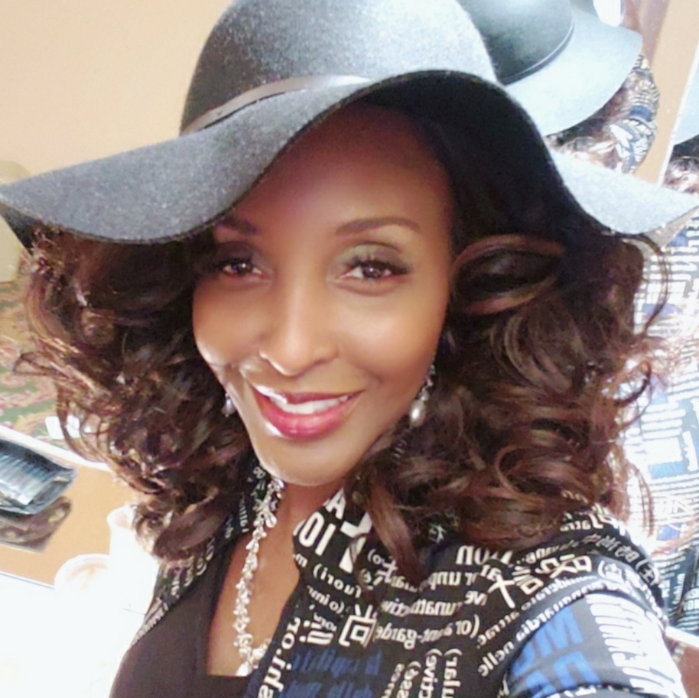 Meet your Posher, Twlia